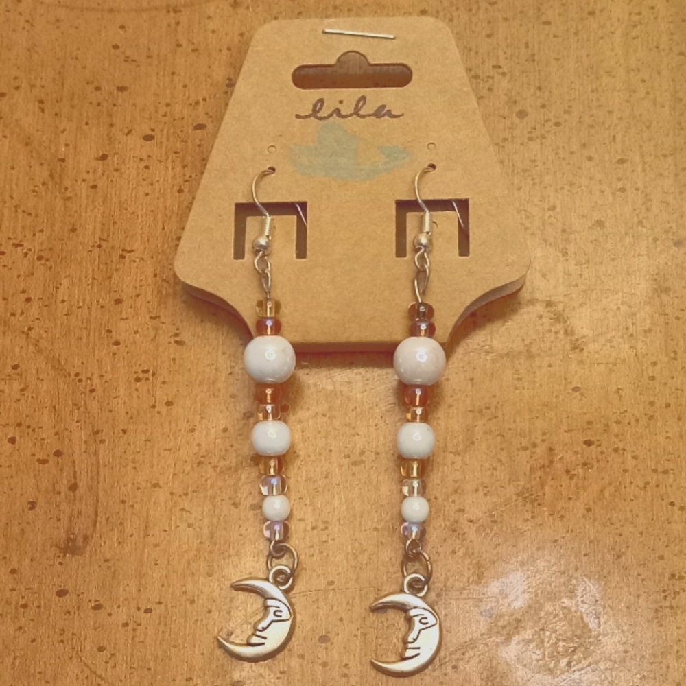 Lila Pretty Warrior Of The Moon Earrings